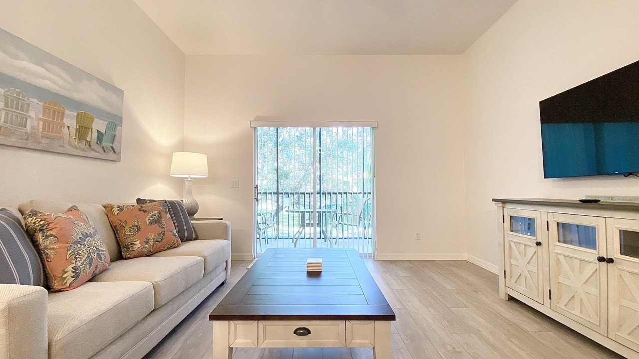 Photo of Livingroom in Bahama Bay