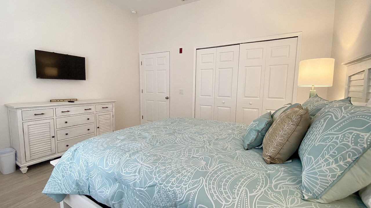 Photo of Bedroom in Bahama Bay