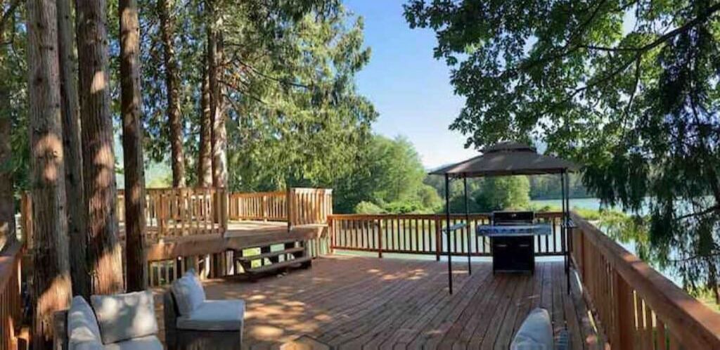 Photo of Patio Balcony in Sedro-Woolley