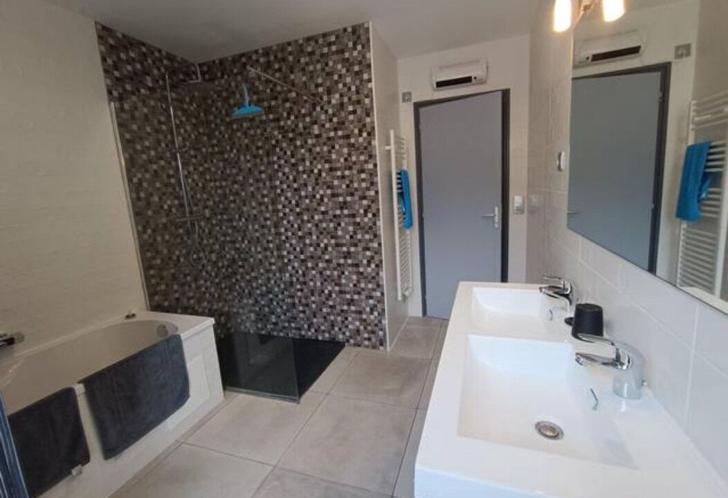 Photo of Bathroom in Espere