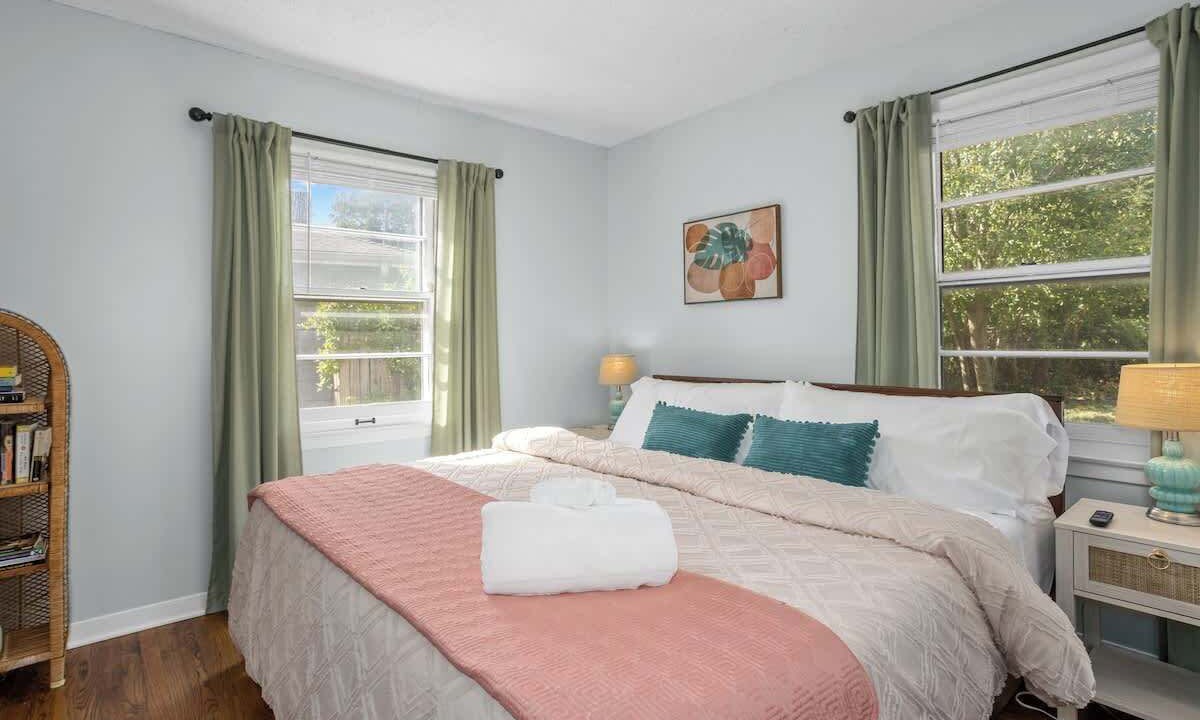 Photo of Bedroom in Lee's Summit