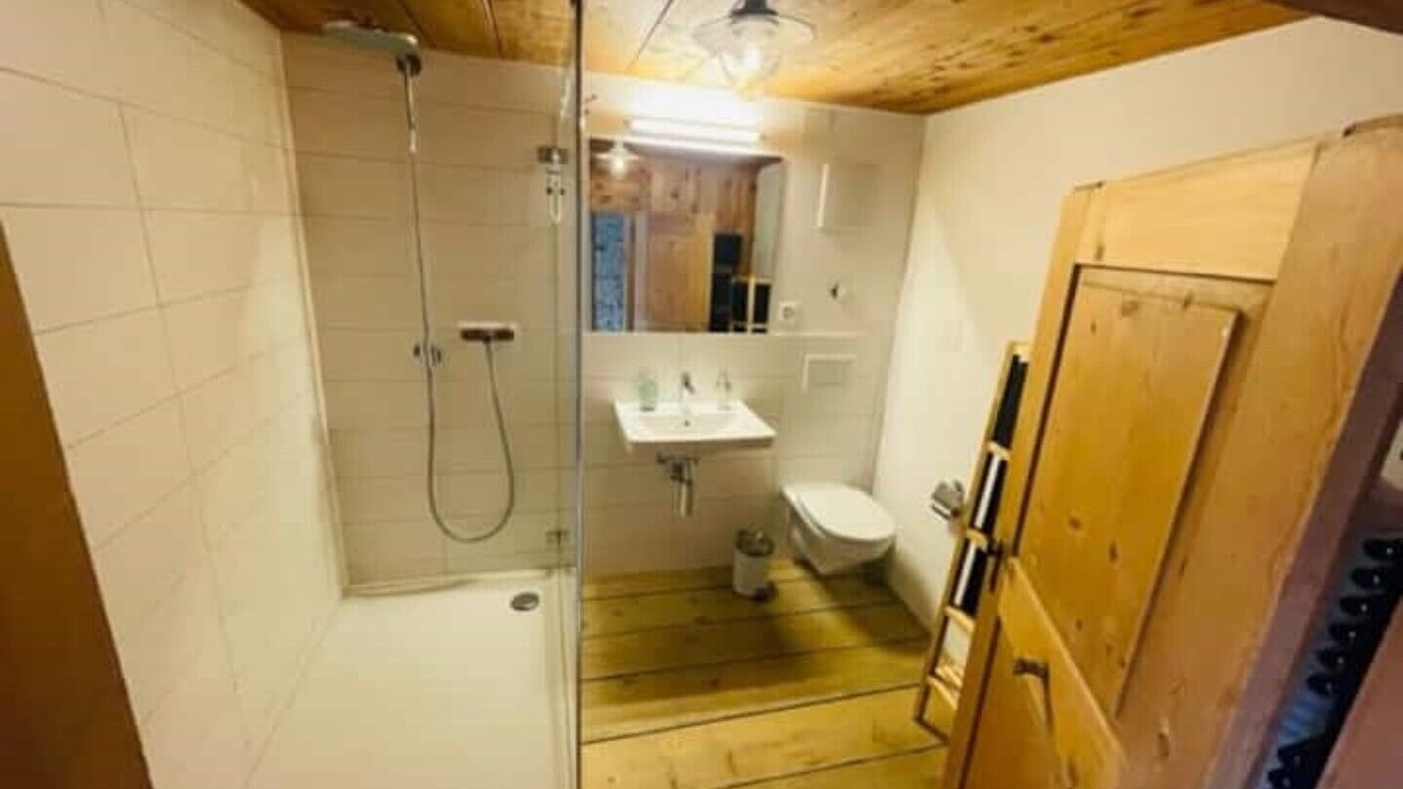 Photo of Bathroom in Salouf