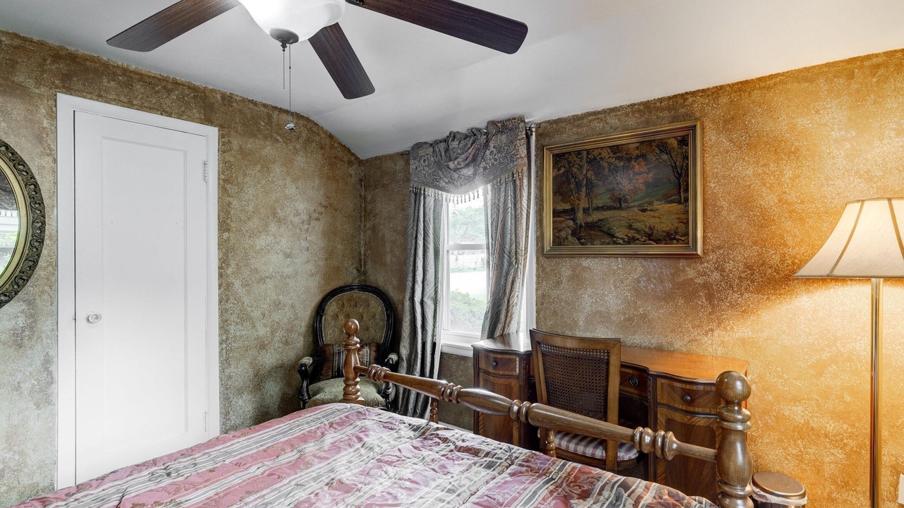 Photo of Bedroom in Evansville