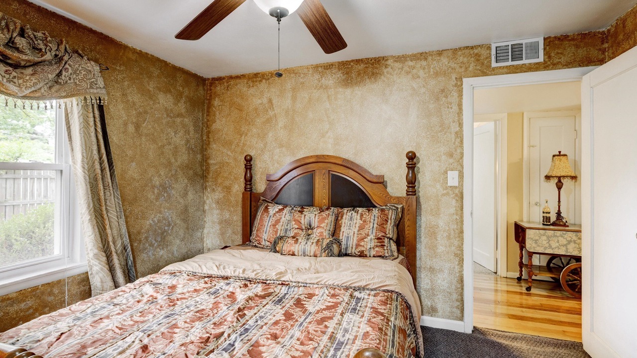 Photo of Bedroom in Evansville