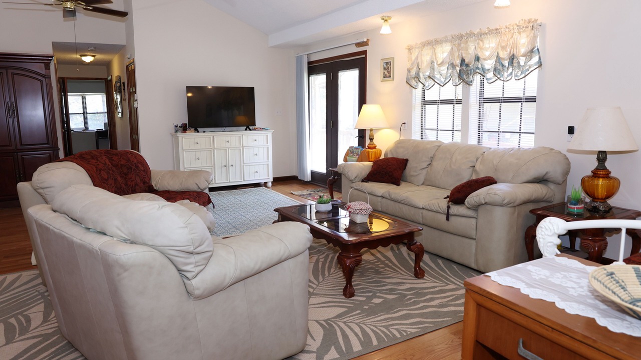 Photo of Livingroom in Leasburg