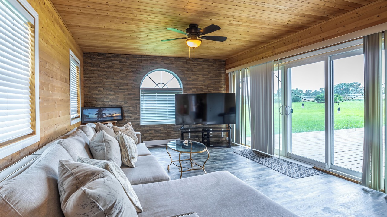 Photo of Livingroom in West Lincoln