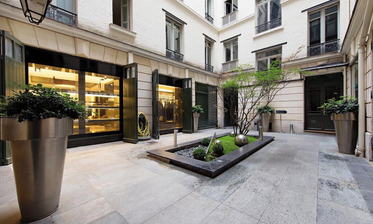 Photo of Outdoor in Champs-Elysees
