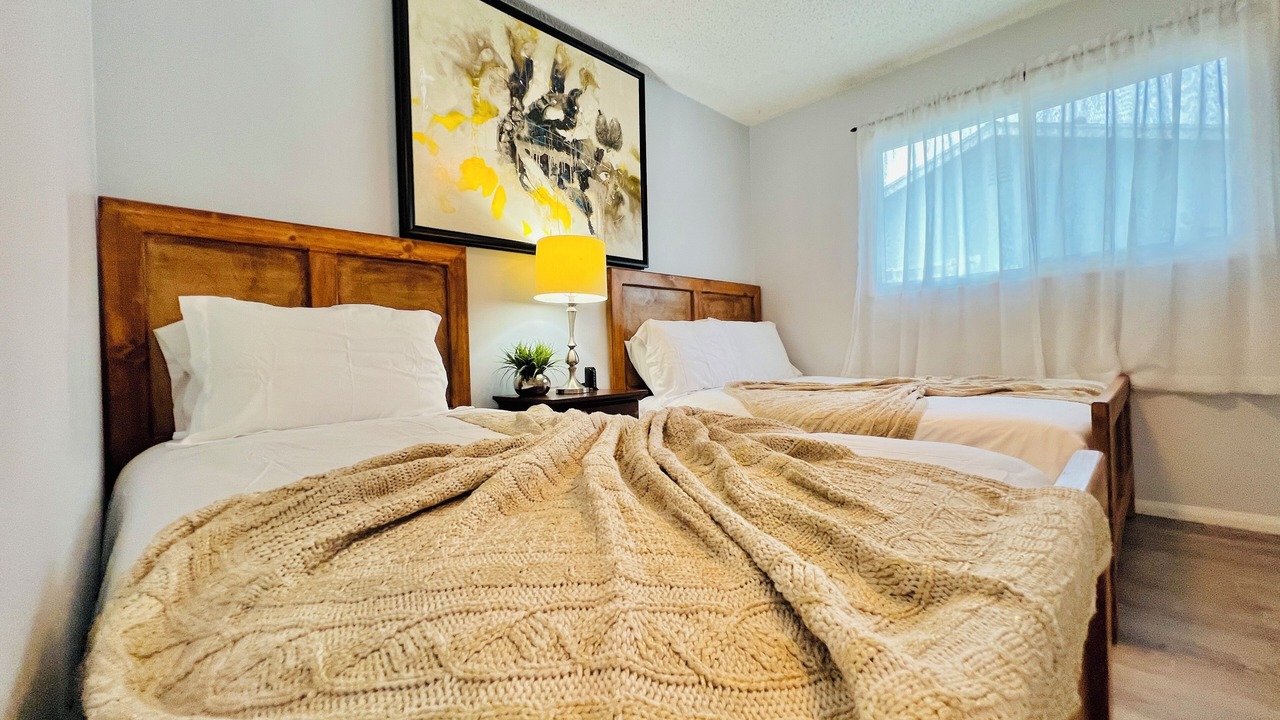 Photo of Bedroom in Midway City