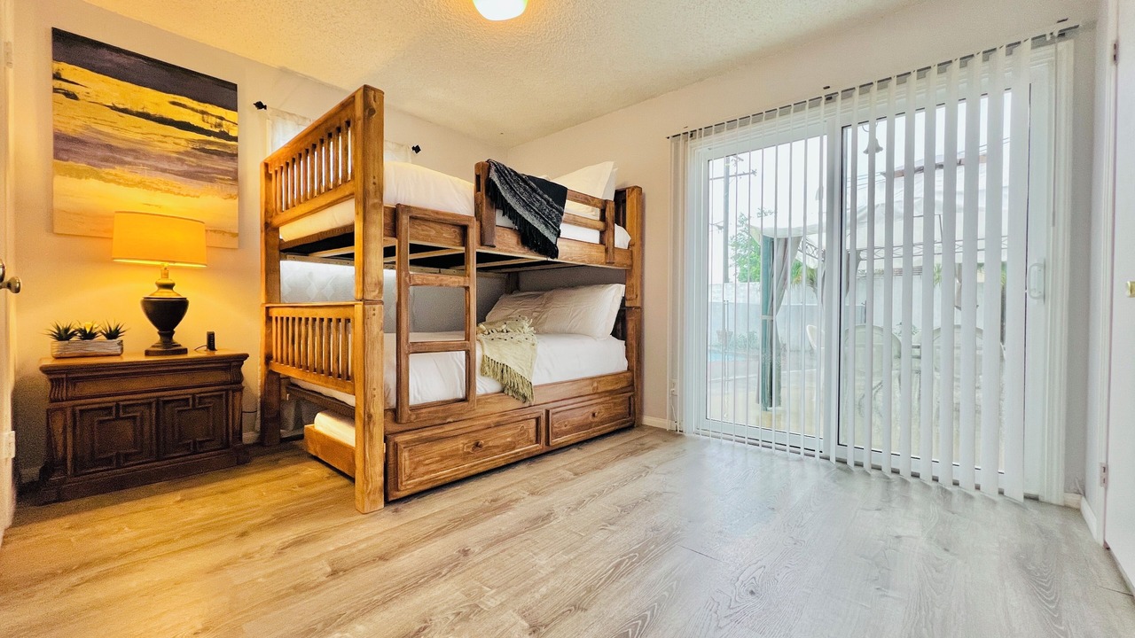 Photo of Bedroom in Midway City