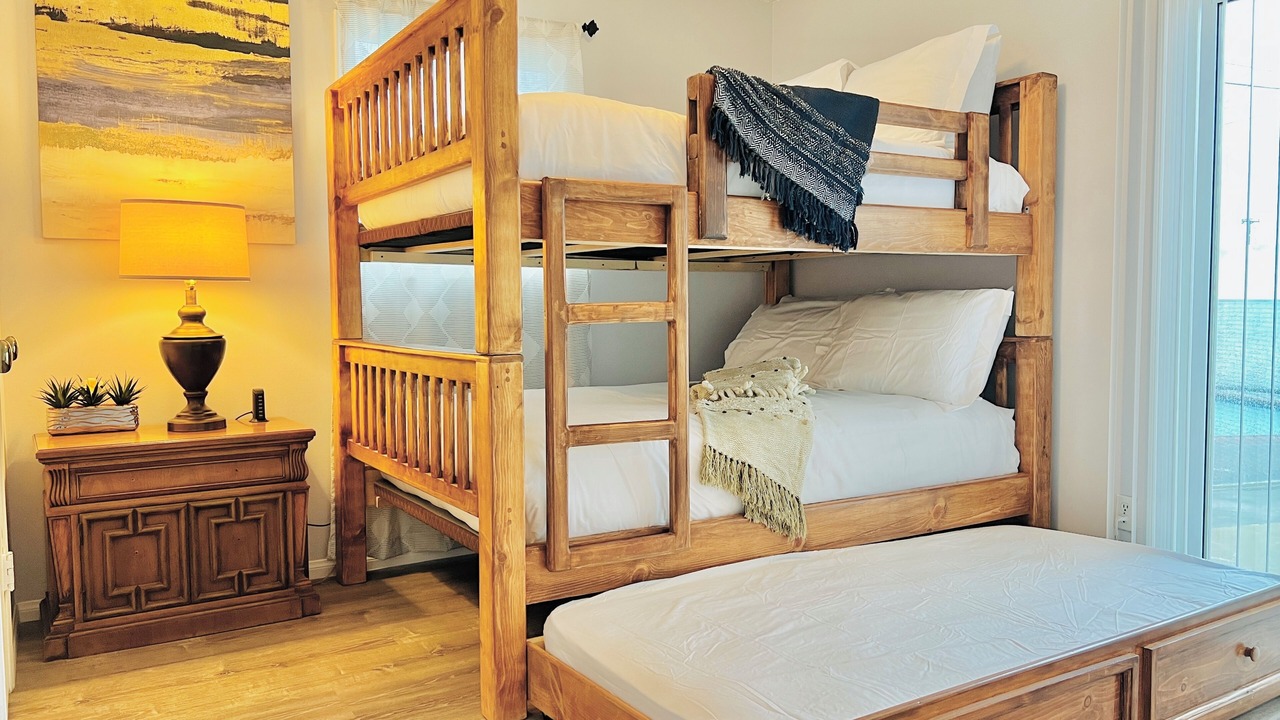 Photo of Bedroom in Midway City