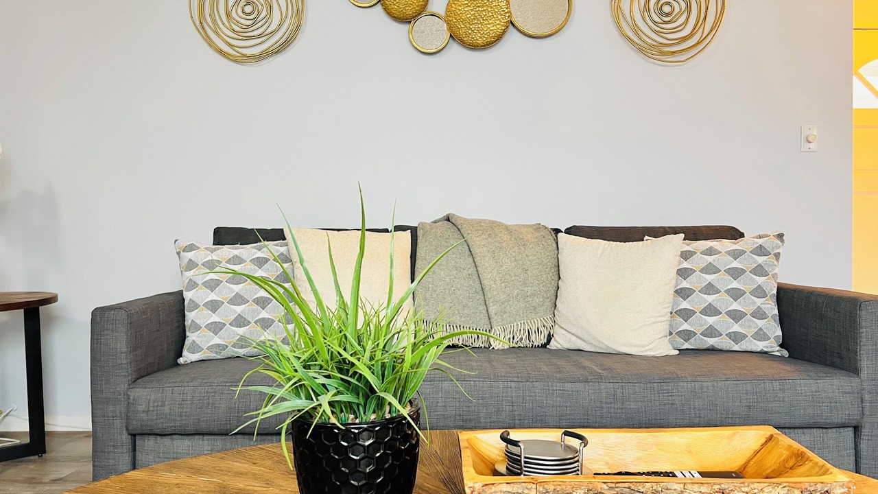 Photo of Livingroom in Midway City