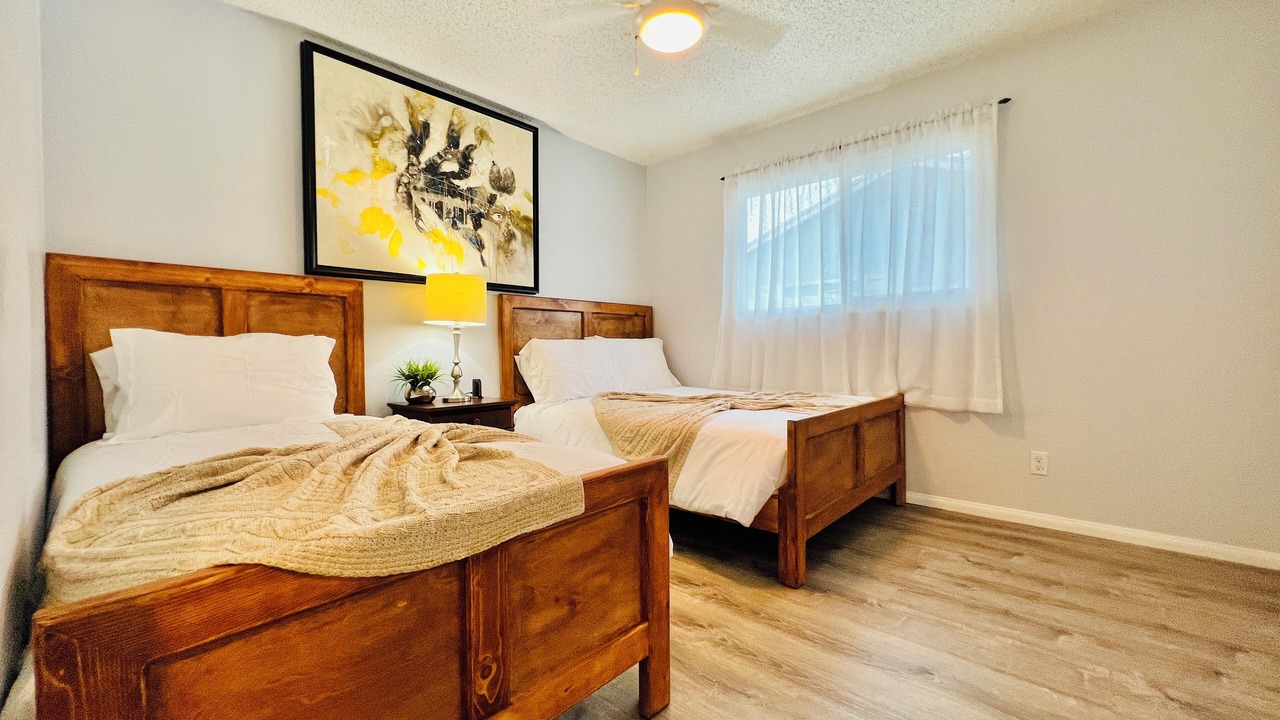 Photo of Bedroom in Midway City