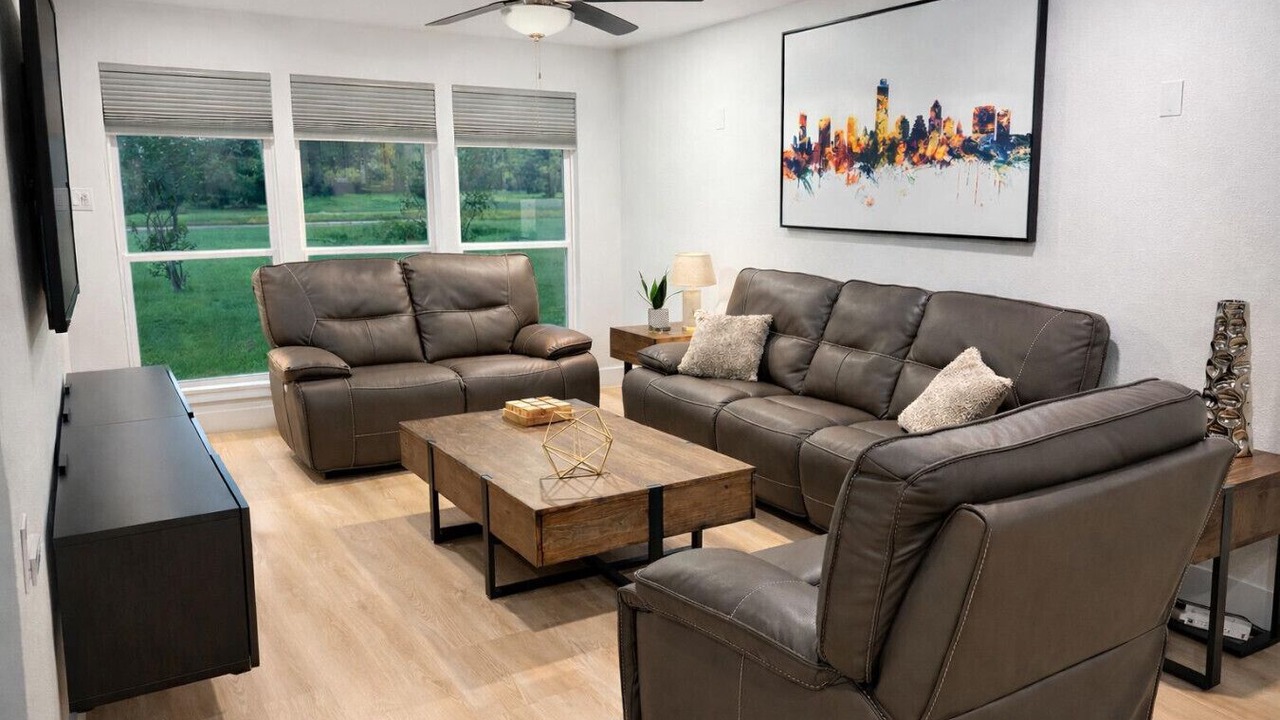 Photo of Livingroom in East Oak Hill