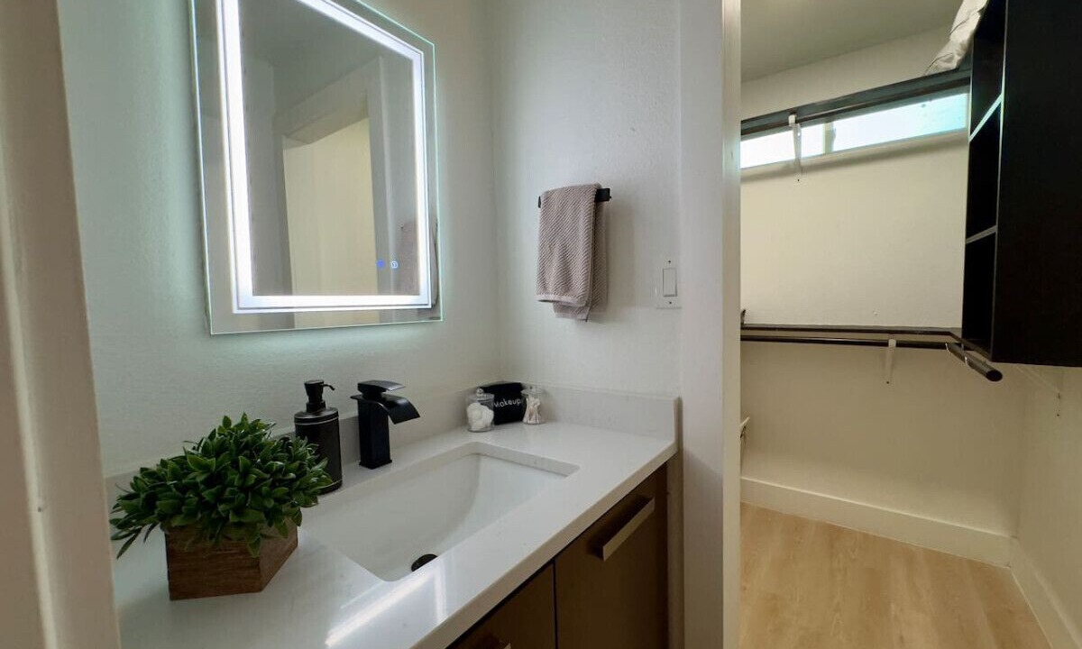 Photo of Bathroom in East Oak Hill