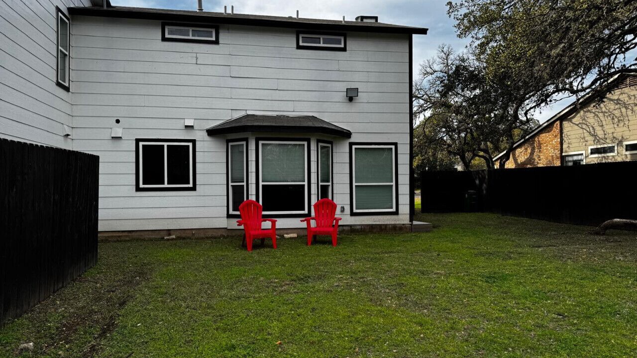 Photo of Outdoor in East Oak Hill