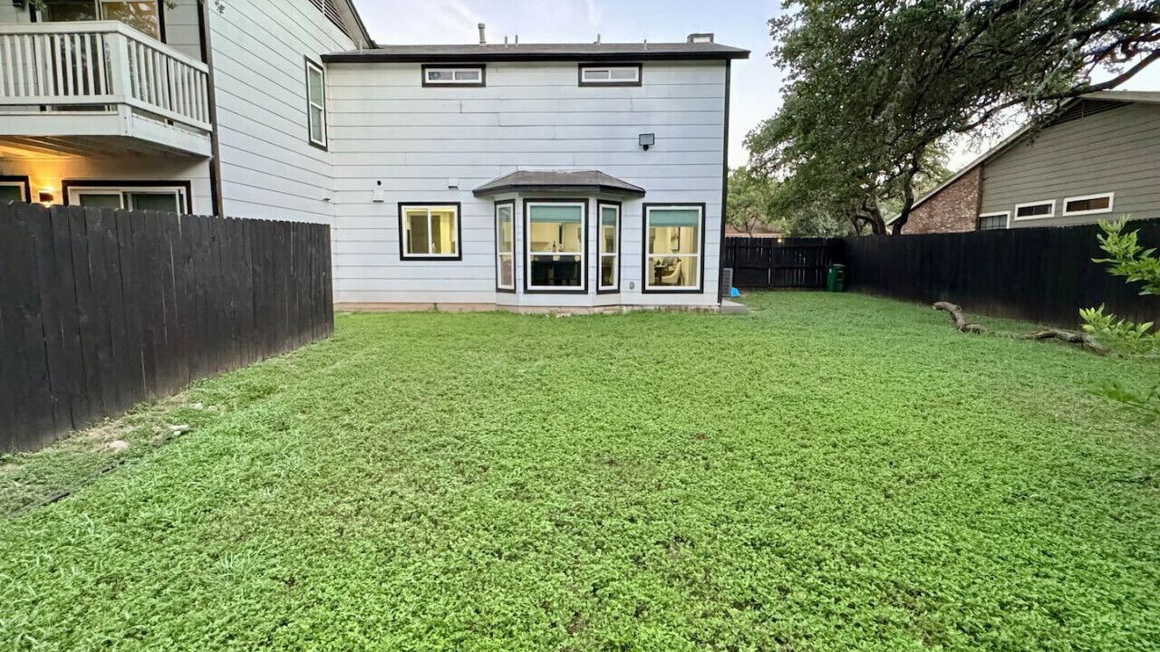 Photo of Outdoor in East Oak Hill