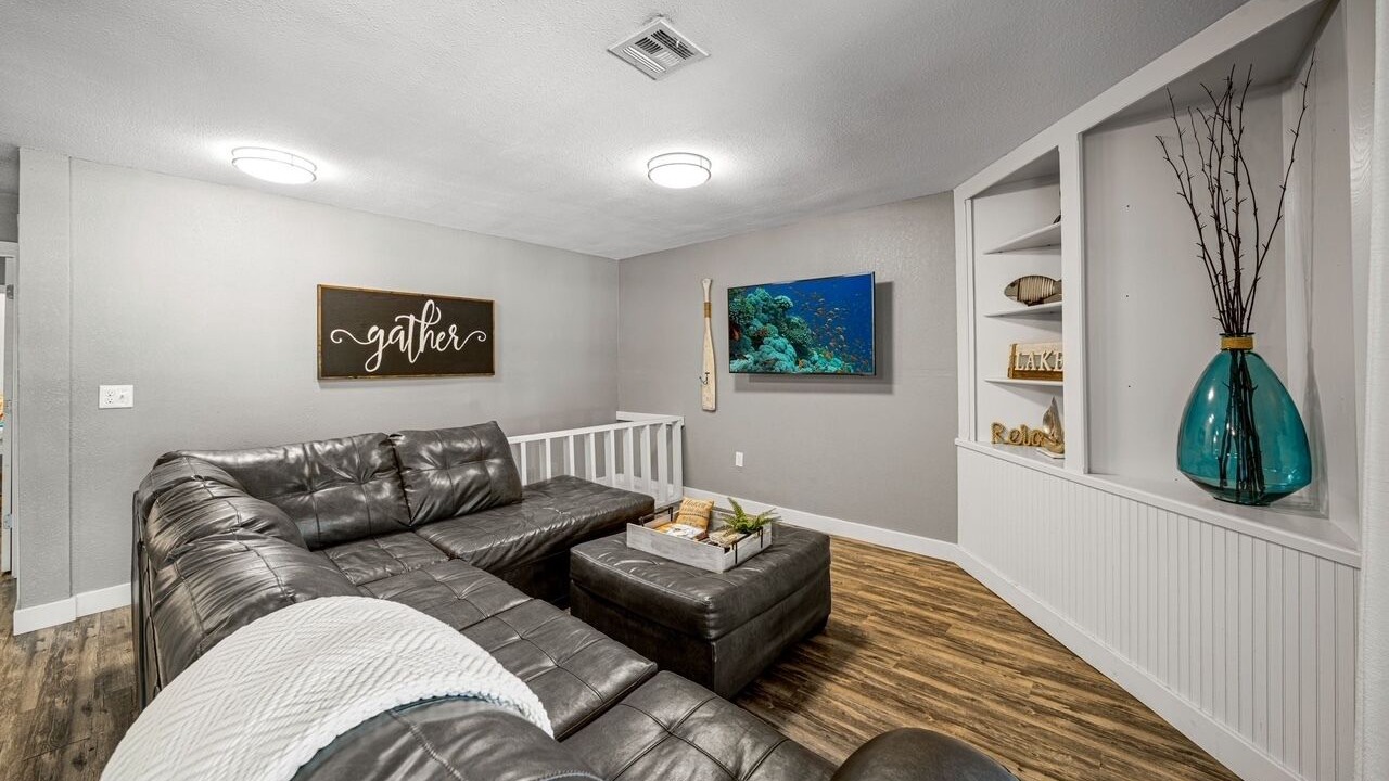 Photo of Livingroom in Grove