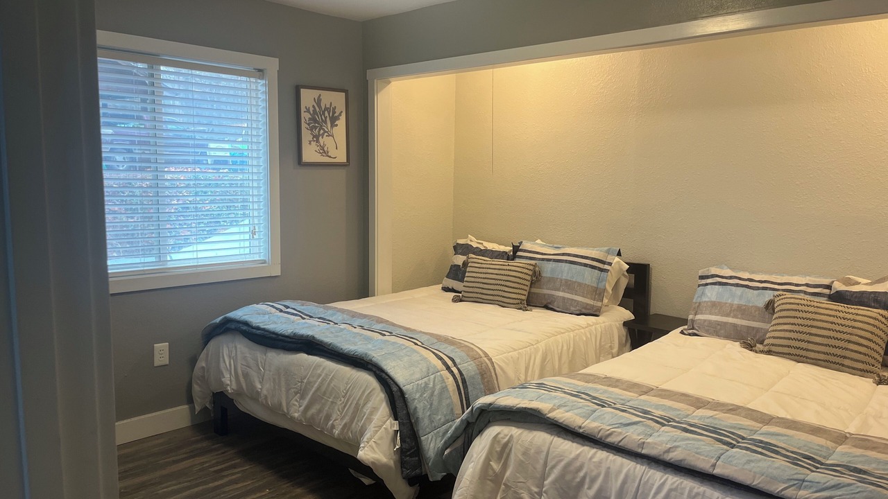 Photo of Bedroom in Grove
