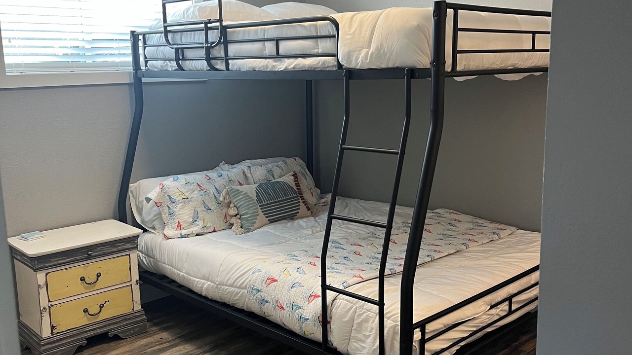Photo of Bedroom in Grove