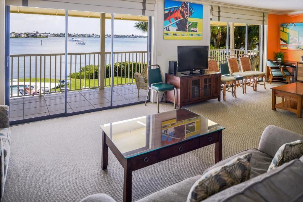 Photo of Livingroom in Old Naples