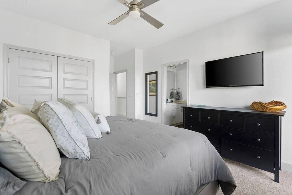 Photo of Bedroom in Point Venture