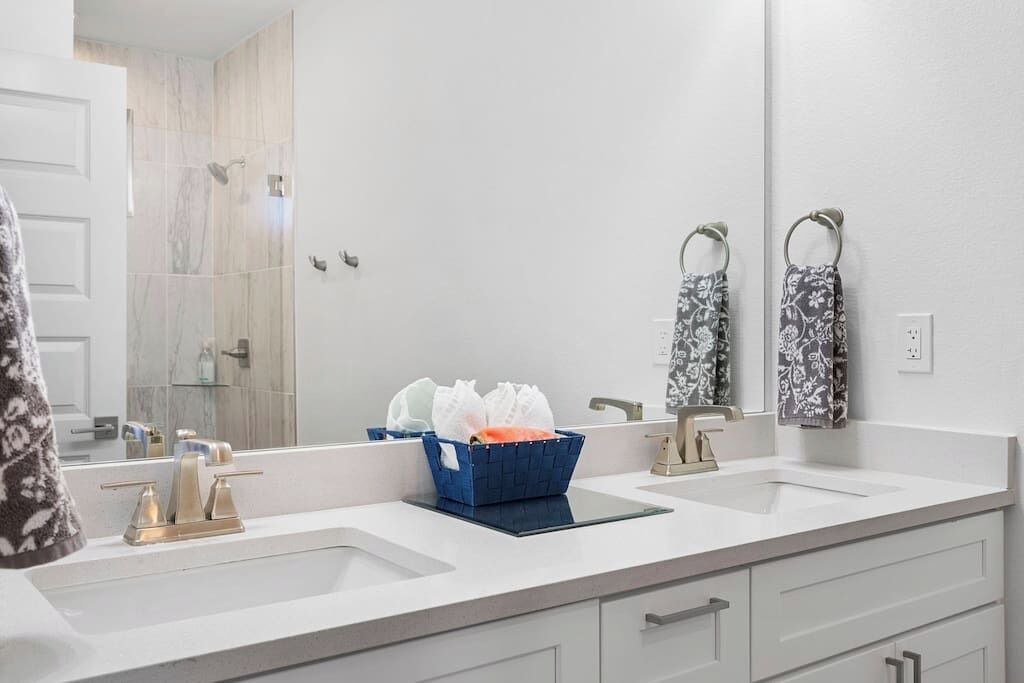Photo of Bathroom in Point Venture