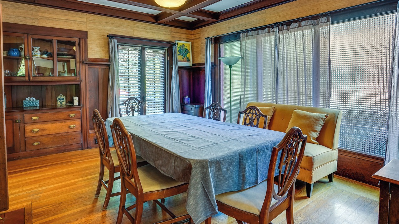 Photo of Bedroom in Elmwood
