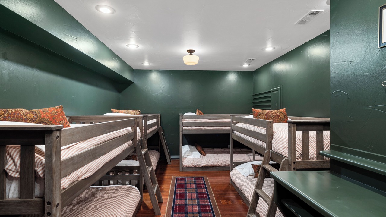 Photo of Bedroom in Eureka Springs