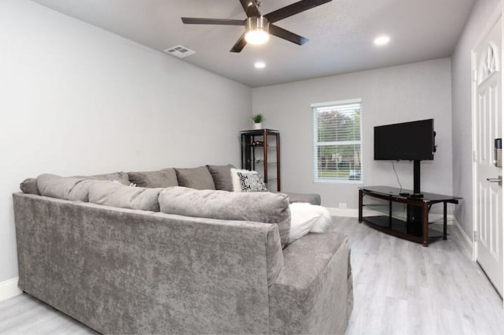 Photo of Livingroom in Northwest Los Angeles Heights