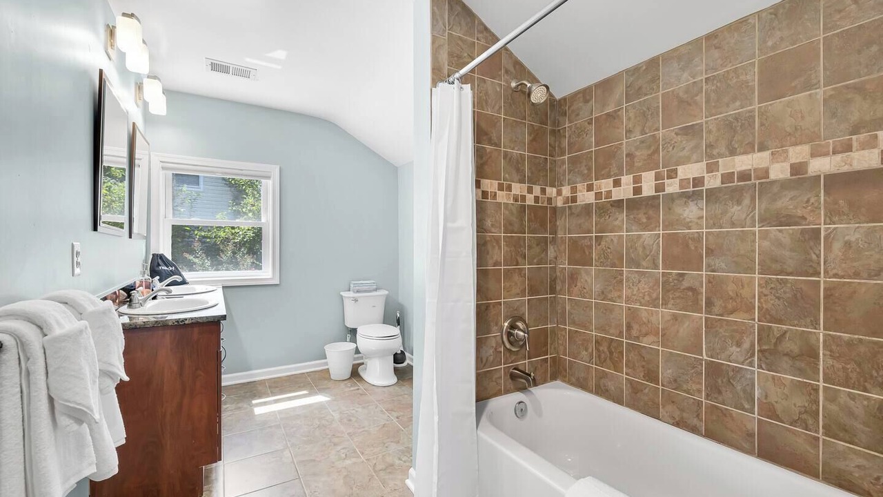 Photo of Others in Claremont