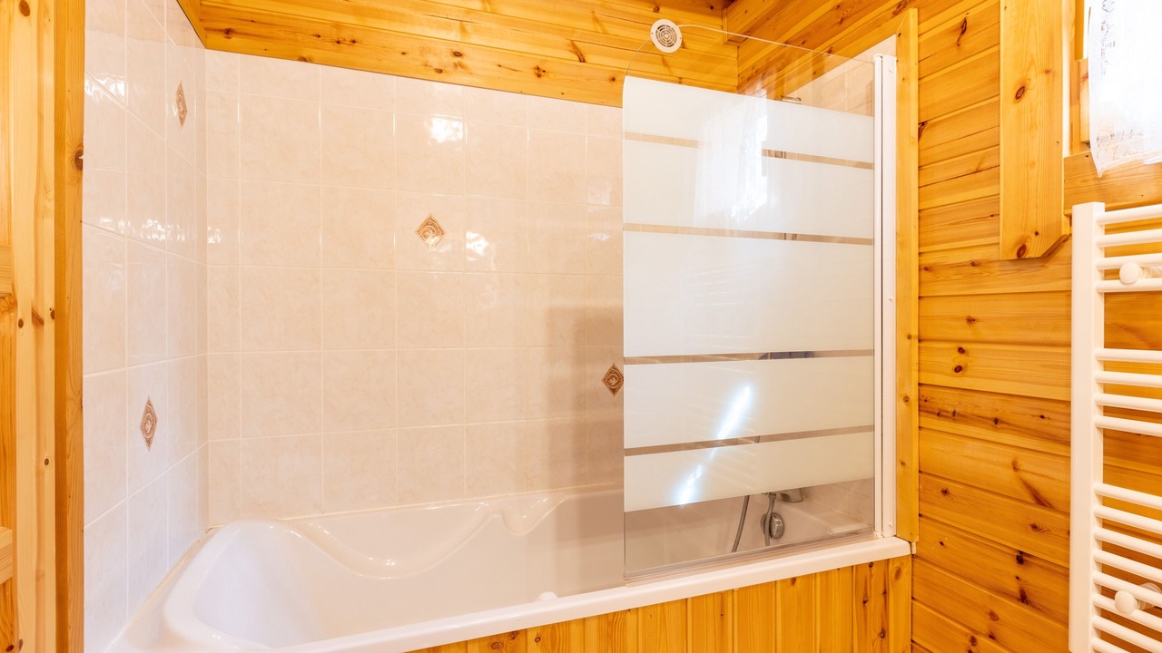 Photo of Bathroom in Pyrenees 2000