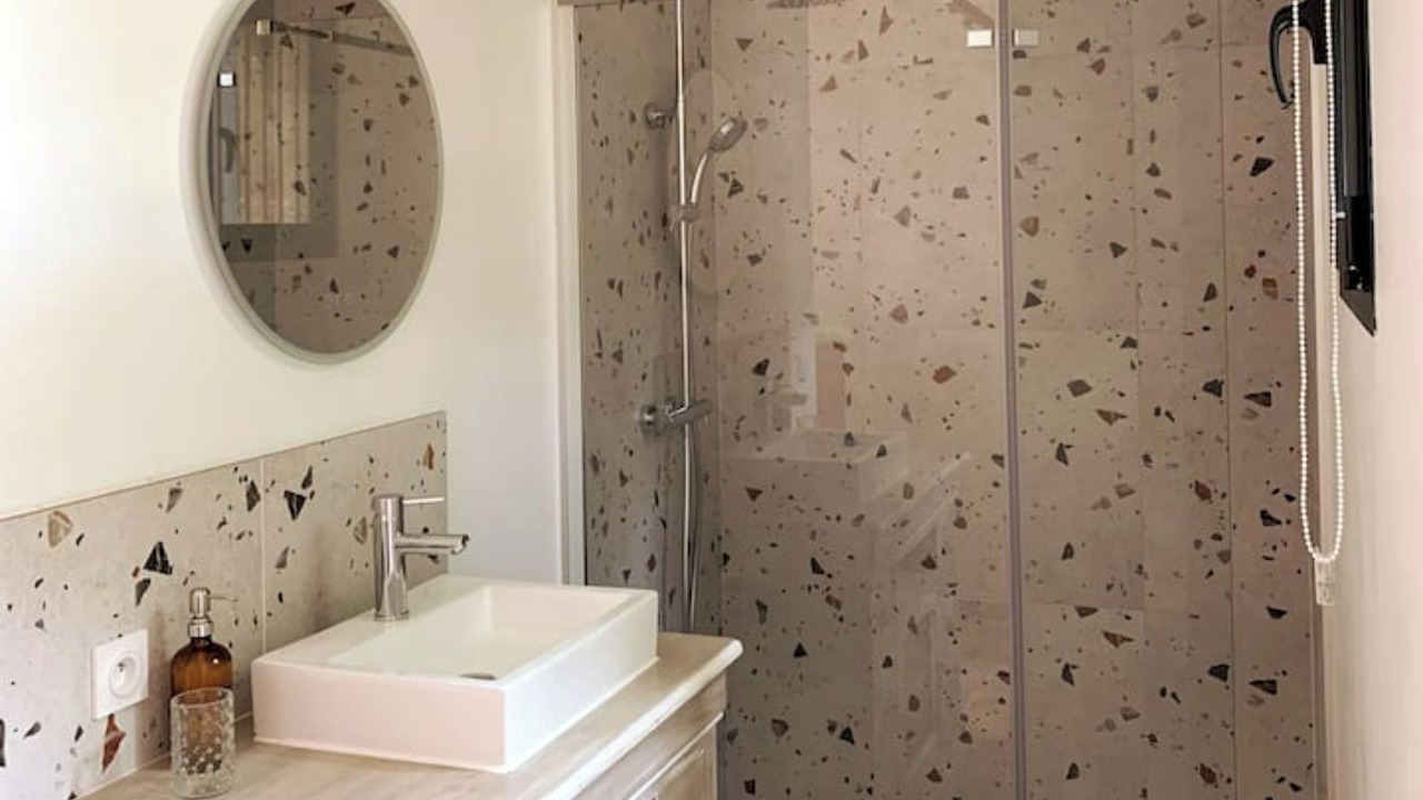 Photo of Bathroom in Saint-Jean-Pierre-Fixte