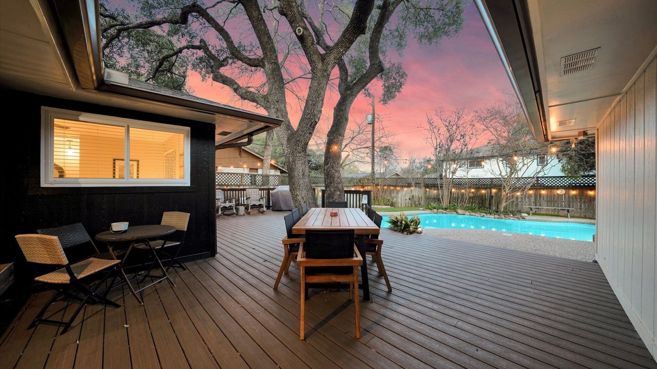Photo of Outdoor in East Oak Hill
