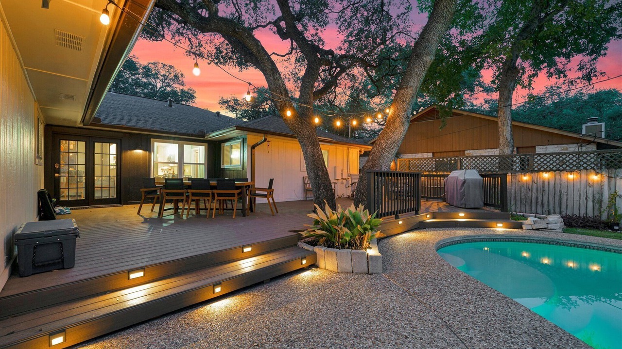 Photo of Outdoor in East Oak Hill