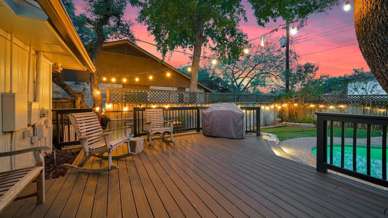 Photo of Outdoor in East Oak Hill