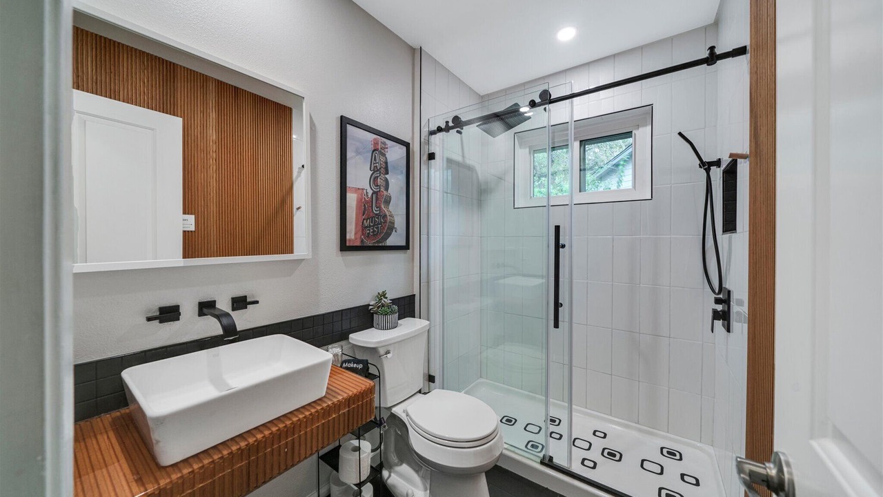 Photo of Bathroom in East Oak Hill