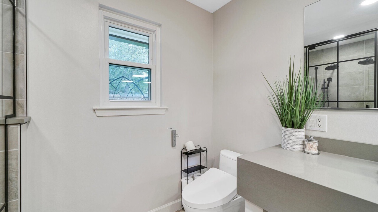 Photo of Bathroom in East Oak Hill