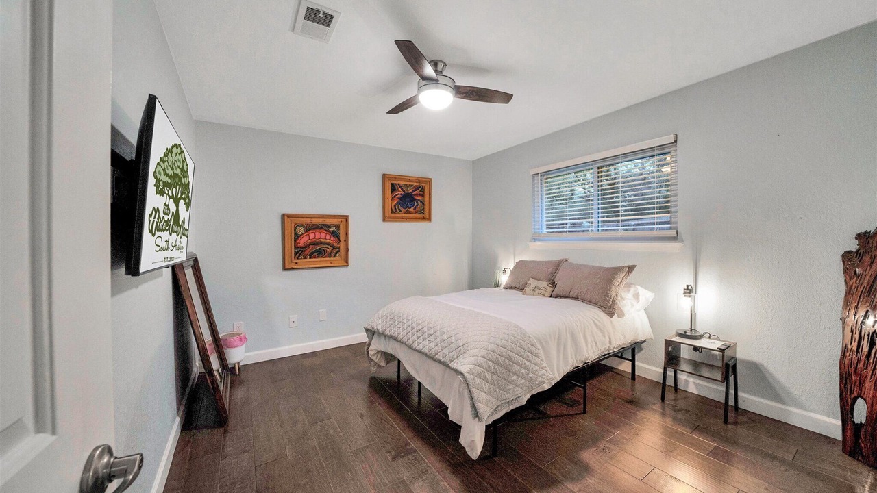 Photo of Bedroom in East Oak Hill