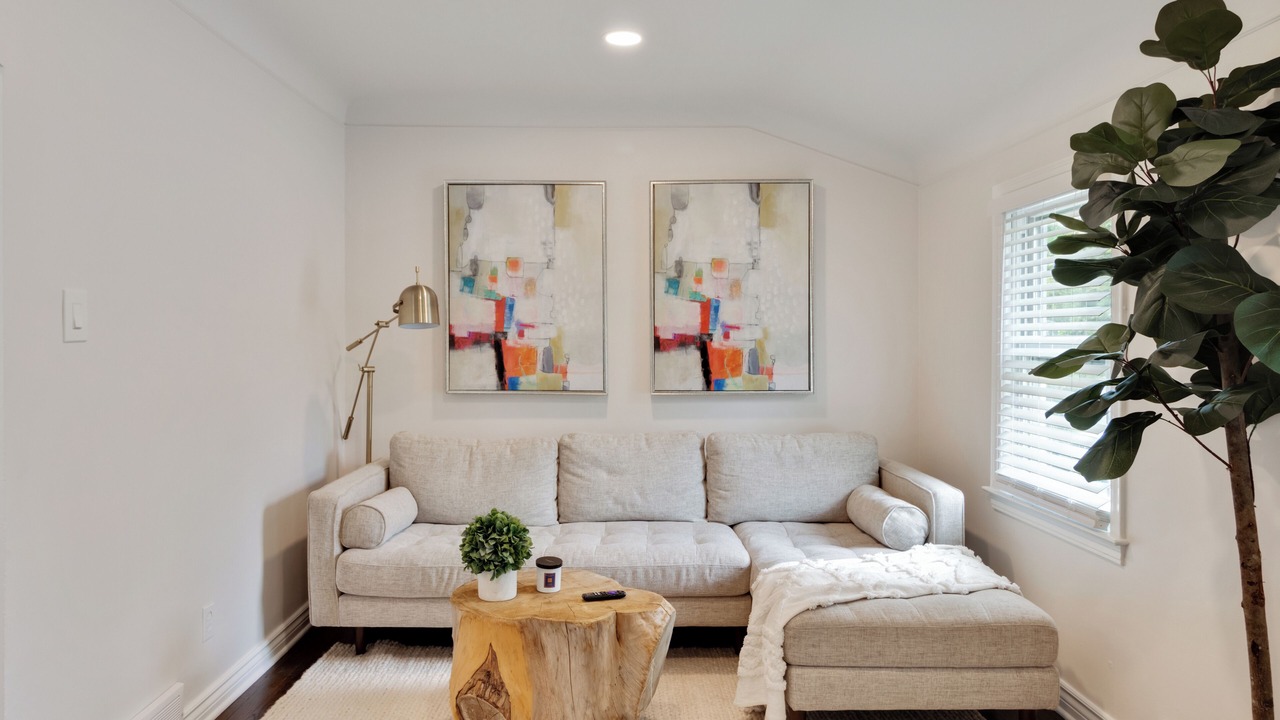 Photo of Livingroom in Oak Park