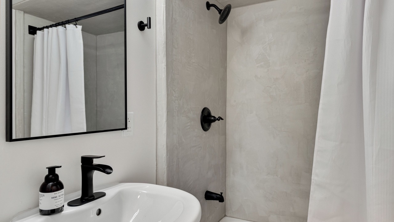 Photo of Bathroom in Oak Park