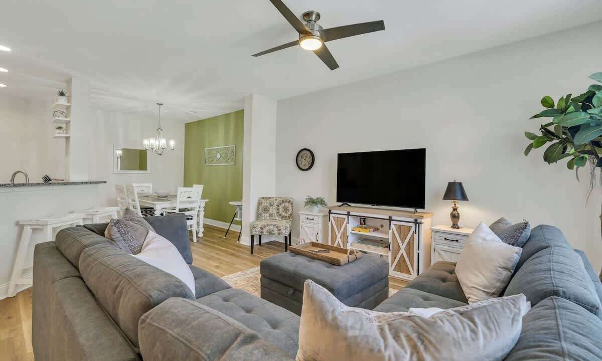 Photo of Livingroom in Port Wentworth