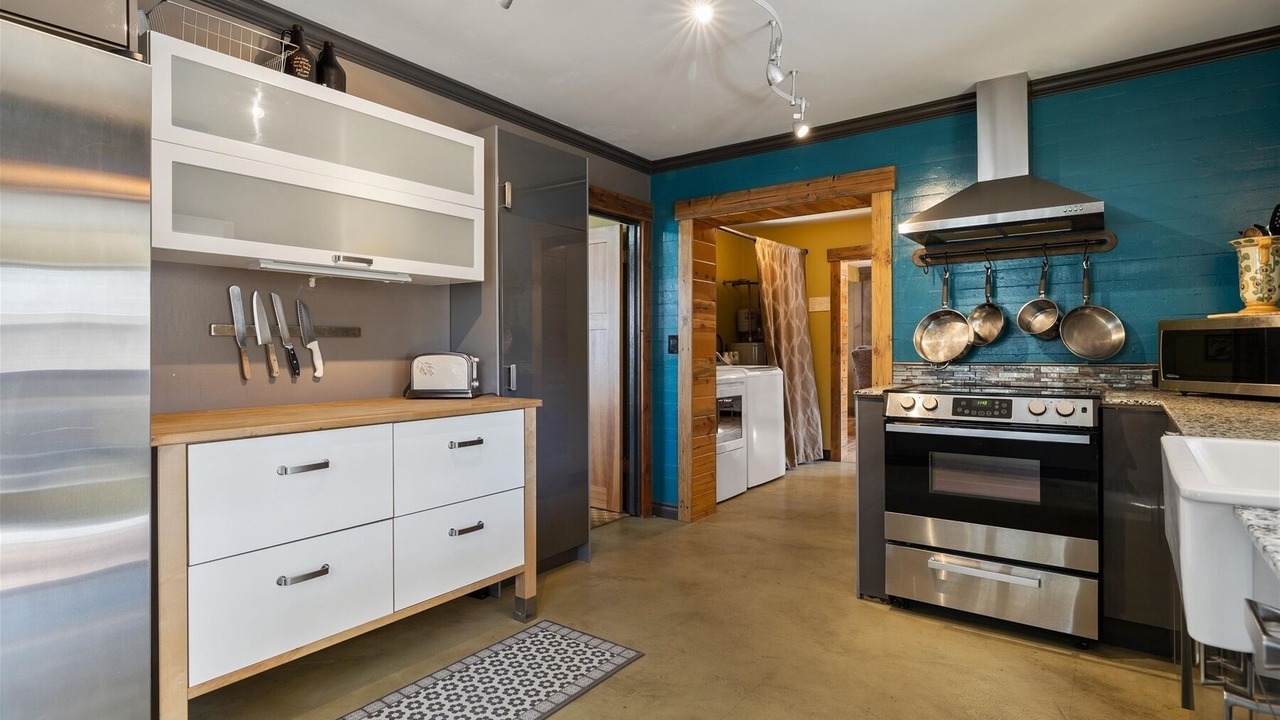 Photo of Others in River West