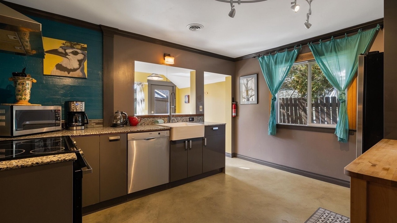 Photo of Others in River West