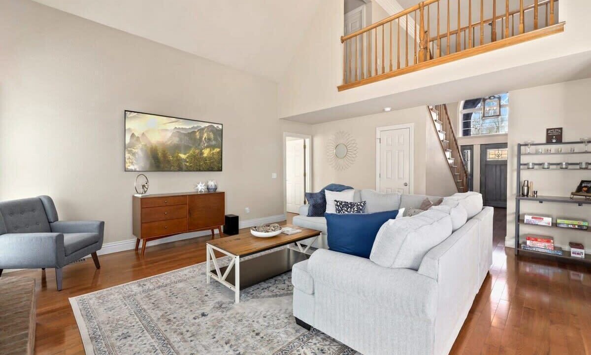 Photo of Livingroom in Lowell
