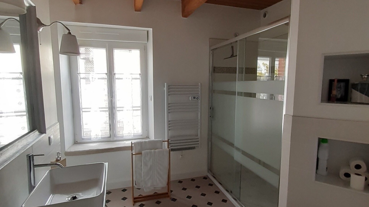 Photo of Bathroom in Guemene-Penfao