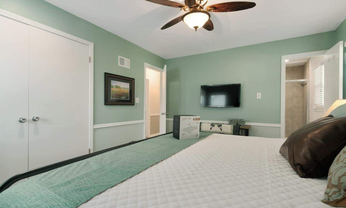Photo of Bedroom in Nall Hills