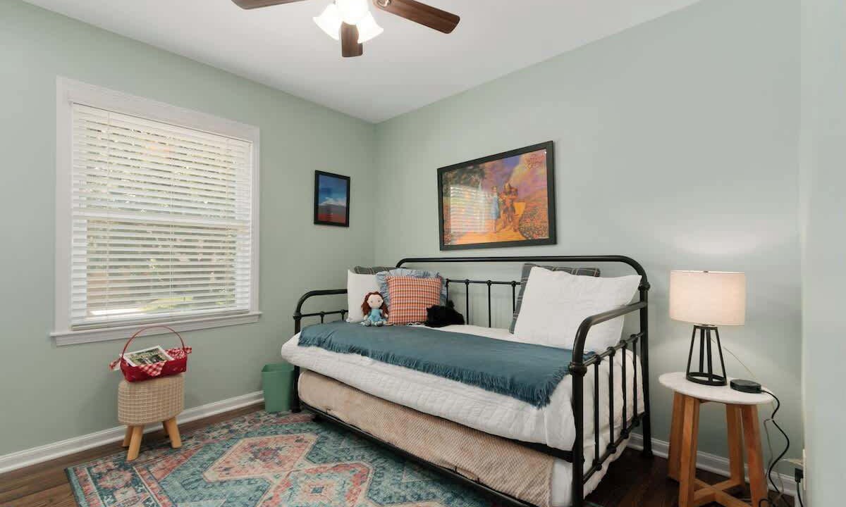 Photo of Bedroom in Nall Hills
