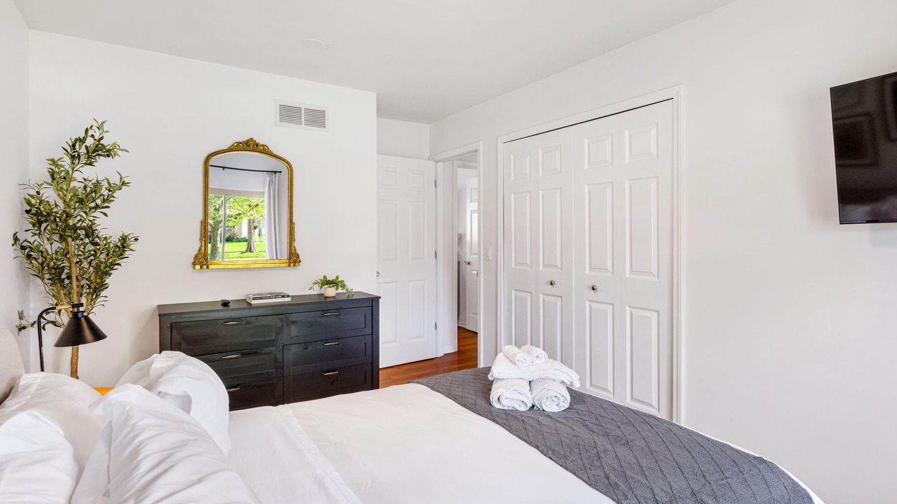 Photo of Bedroom in Troy