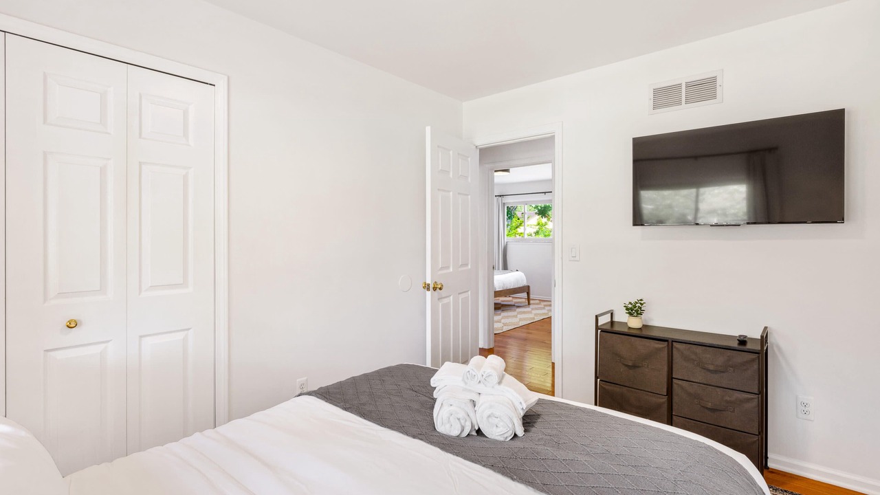 Photo of Bedroom in Troy