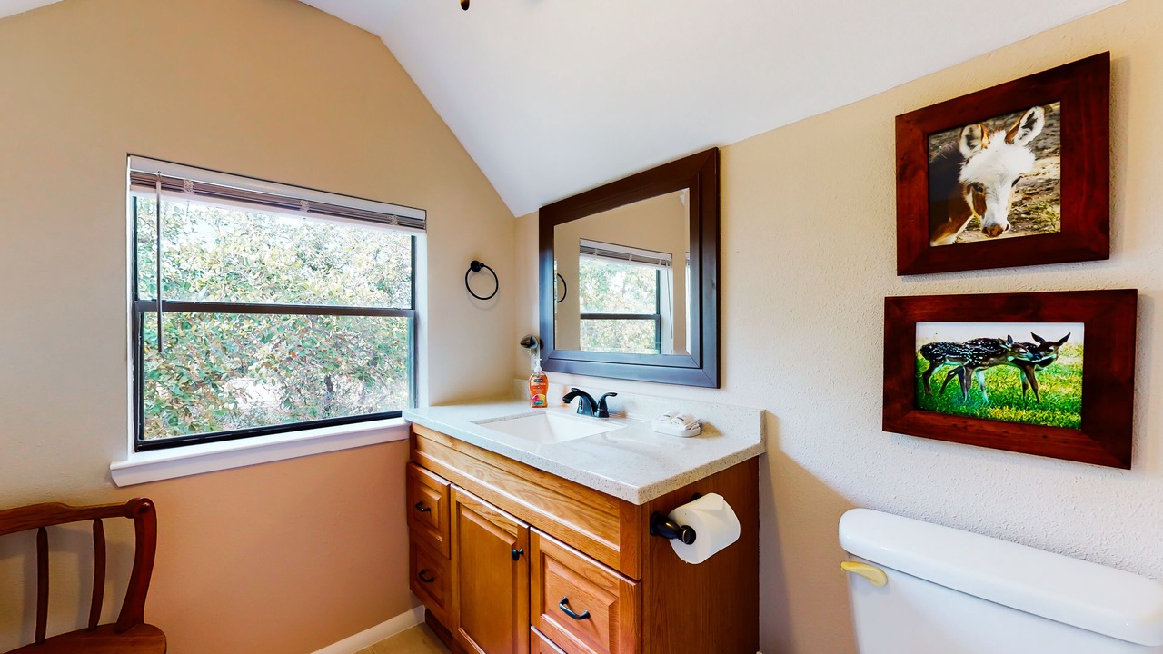 Photo of Bathroom in Buchanan Dam